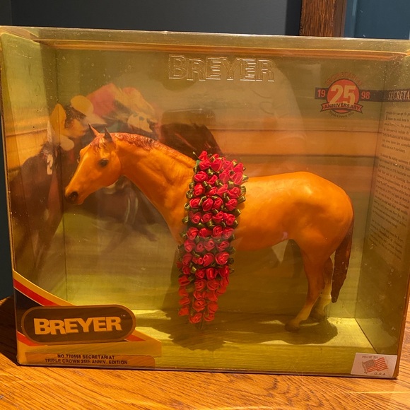 Breyer Secretariat 770598 | 1998 QVC Triple Crown 25th Anniversary Edition - Picture 1 of 2